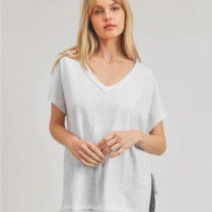 Wasabi + Mint | Gray/White V-Neck Slouch Tee | Sz L